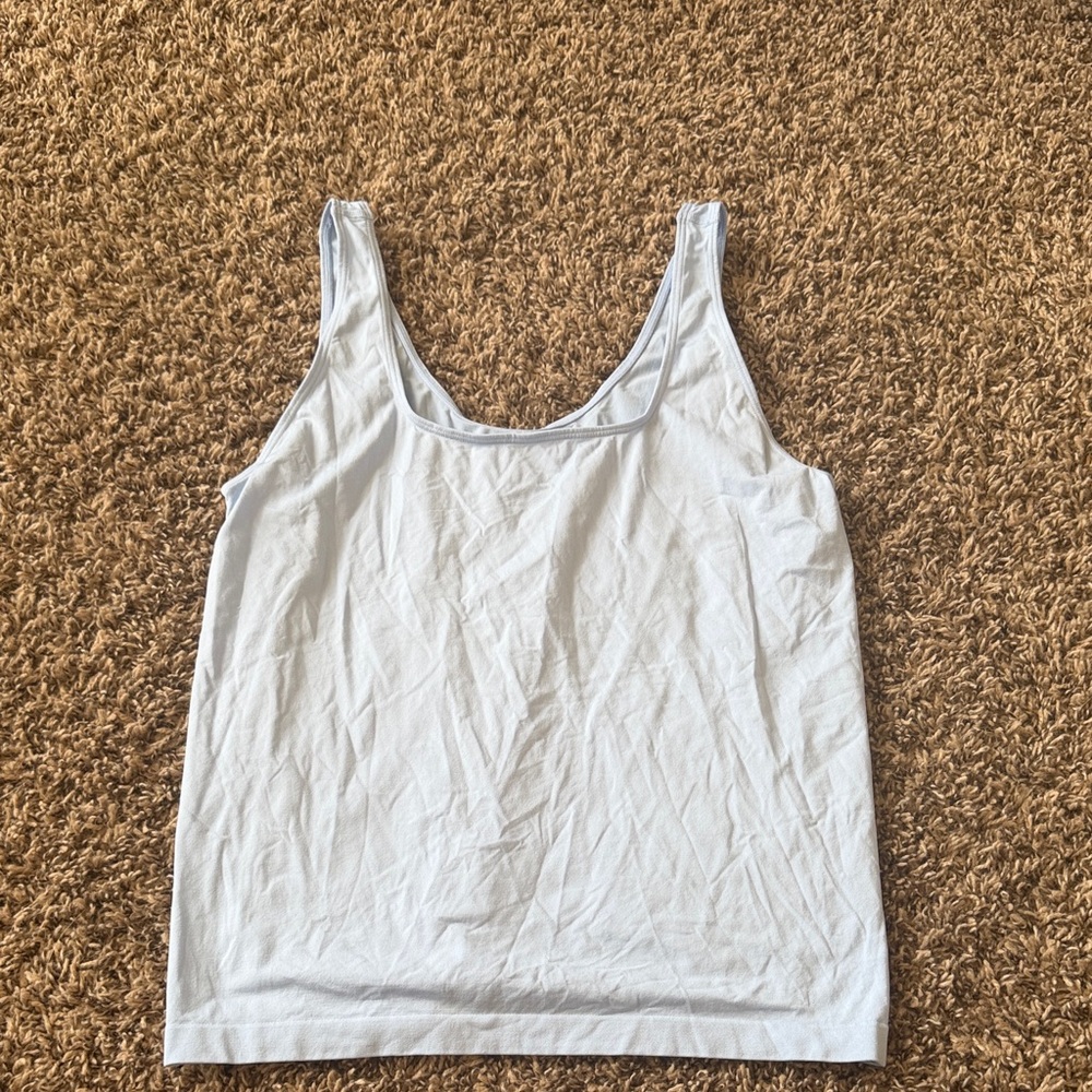 ALO Yoga Light Gray Scoop Neck Tank Top
